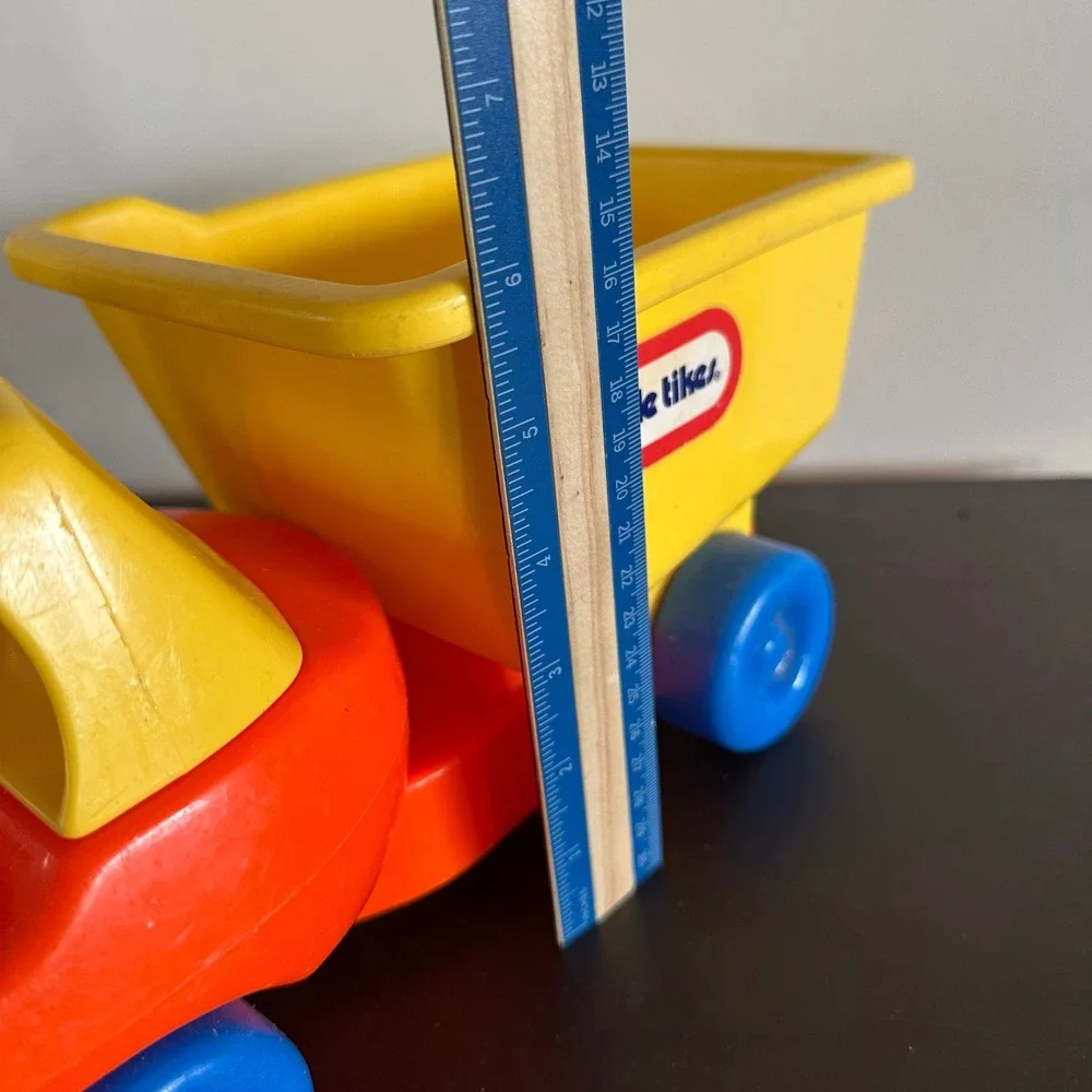 VTG Little Tikes Vintage Dump Truck Toddle Tots Plastic Toy Daycare Classroom